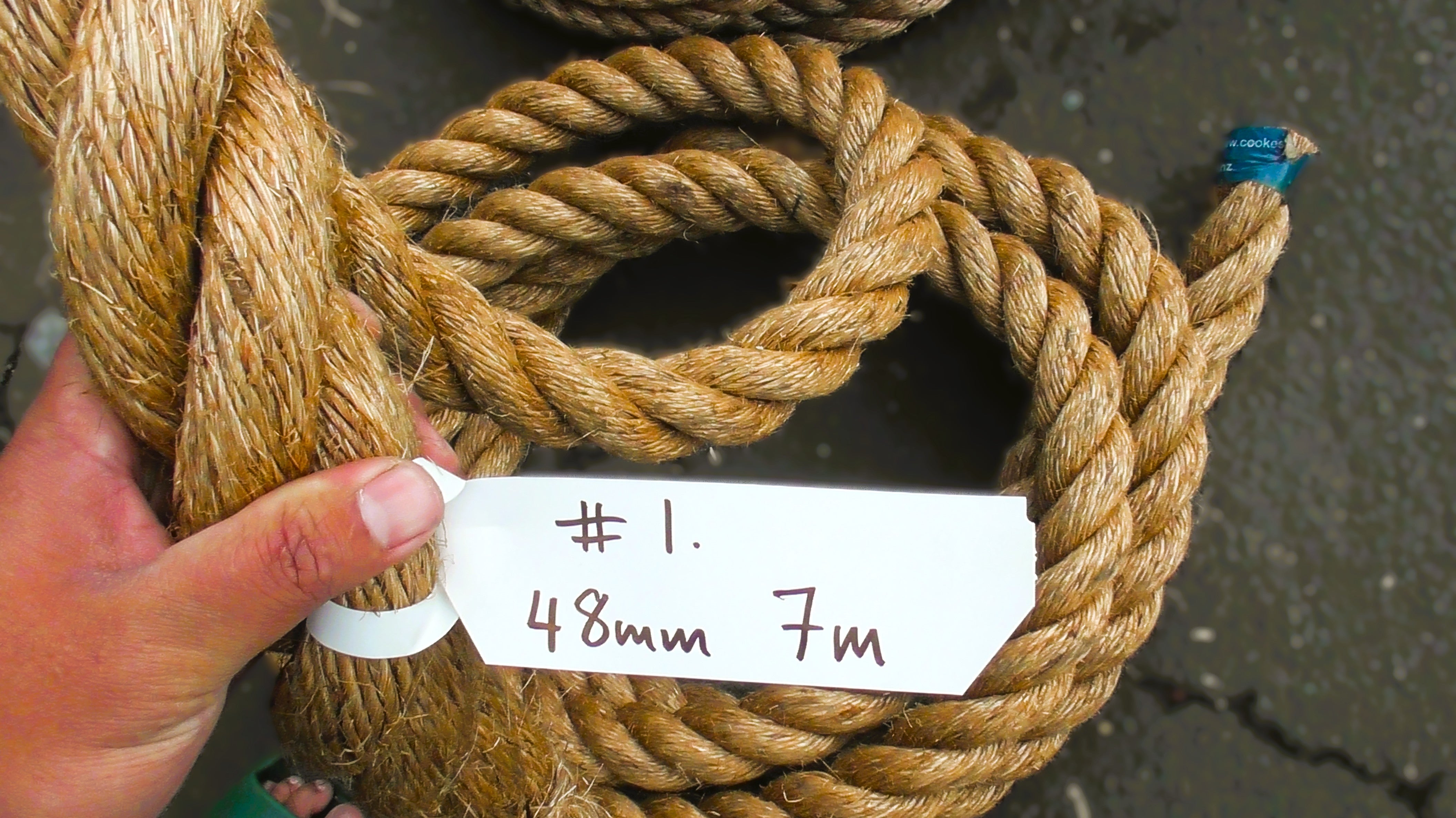 Special Manila Rope Shorts 48mm - 7m displayed in hand with label showing size and length.