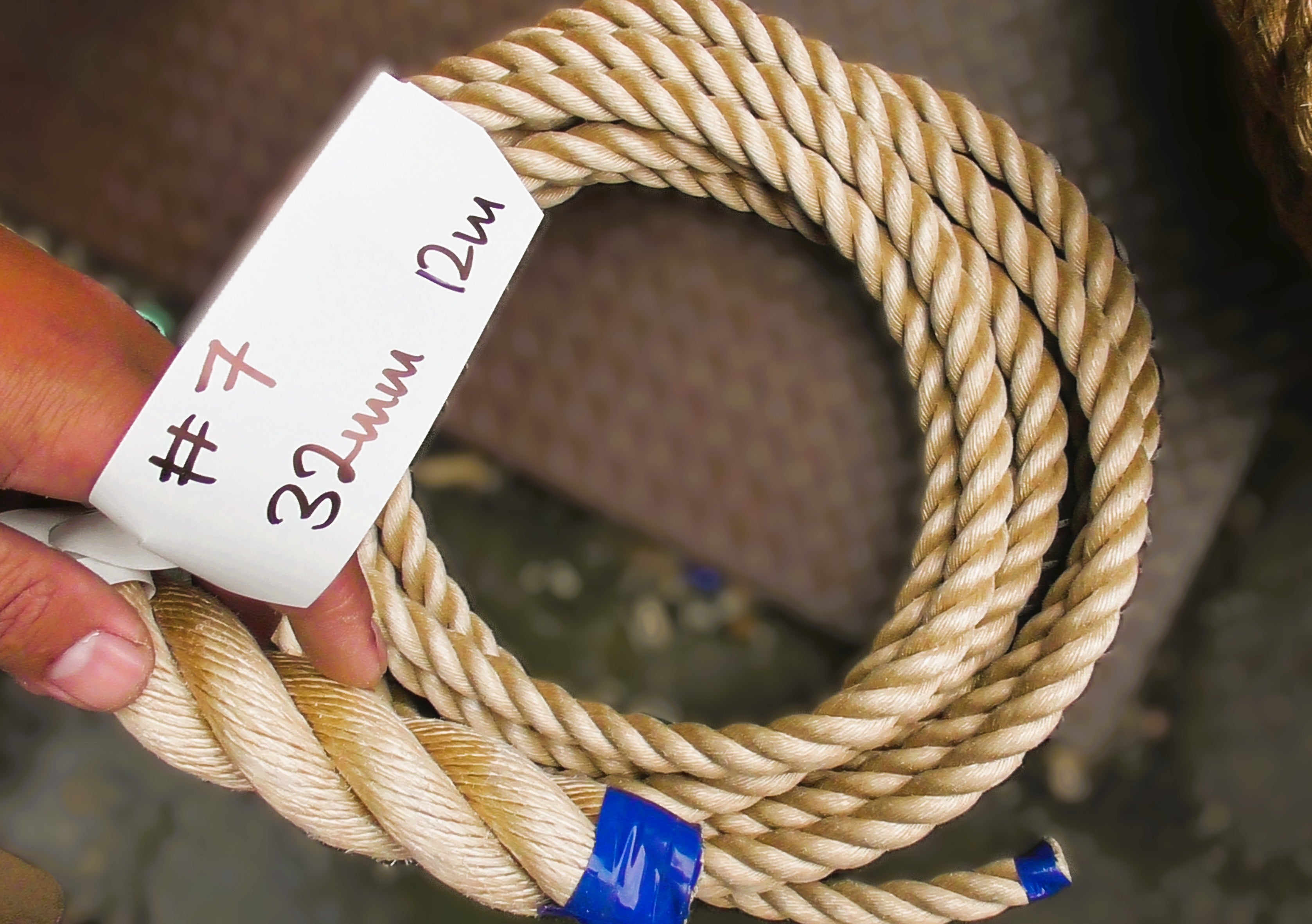 Special Pro-Manila Rope Shorts 32mm - 12m, showcasing the 32mm diameter rope in a coiled form.