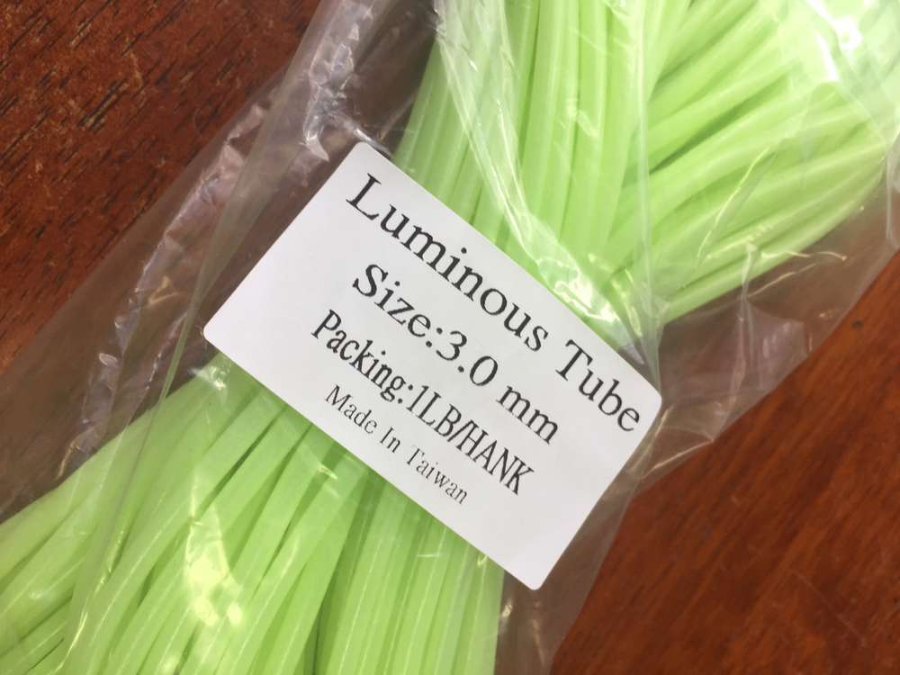 Luminous Green Tube 3.0mm x 27m packaging displaying size and origin for fishing applications.