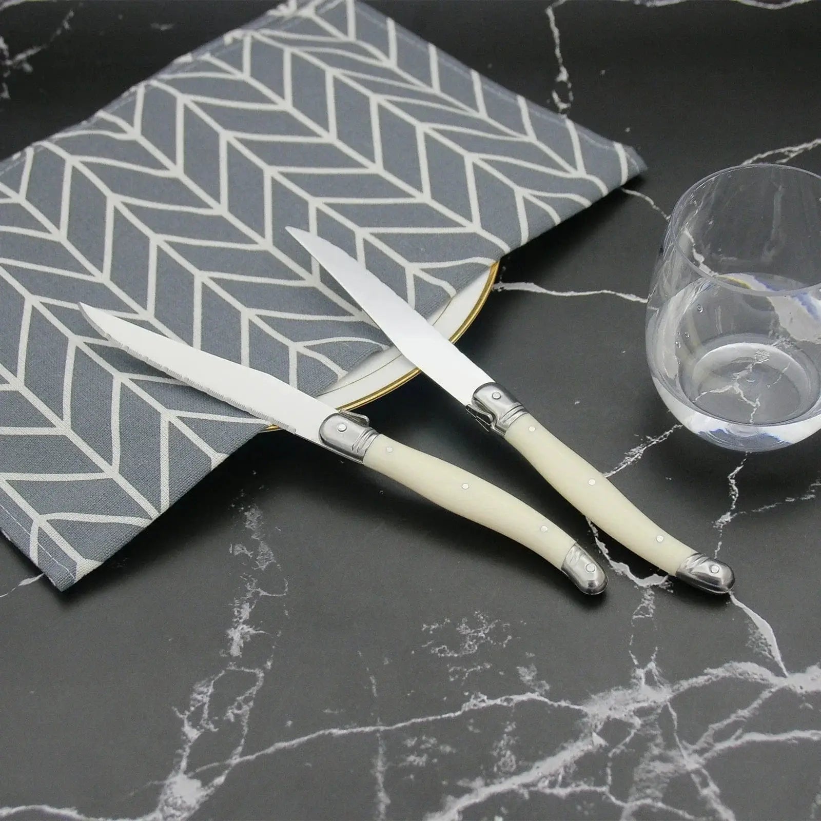 China China 4/6/10/12pcs Laguiole Steak Knife set Pear White Plastic Handle Table Knives 9in 23.5cm Dinner Knifes Household Cutlery Flatware