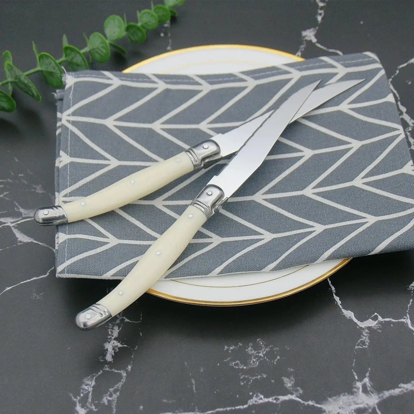 China China 4/6/10/12pcs Laguiole Steak Knife set Pear White Plastic Handle Table Knives 9in 23.5cm Dinner Knifes Household Cutlery Flatware