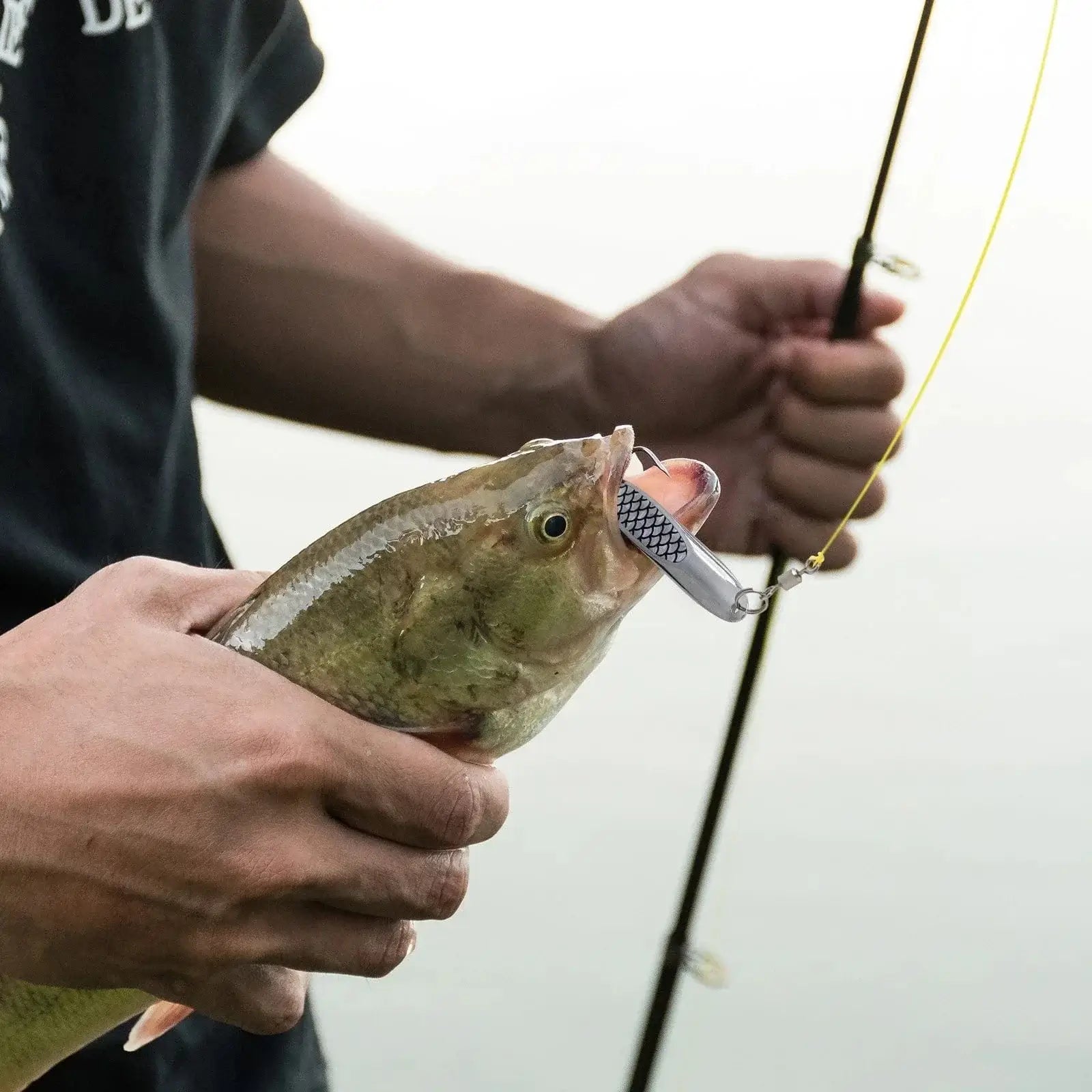 China China 5pcs Saltwater Fishing Spoon Balancer Winter Fishing Metal Spoon Long Casting Jigging Wobble for Pike Mackerel Catfish 21g 28g