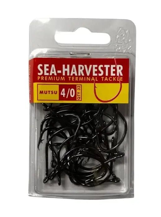 Mutsu Hook 4/0 Bulk 32 in packaging showing premium terminal tackle for fishing.