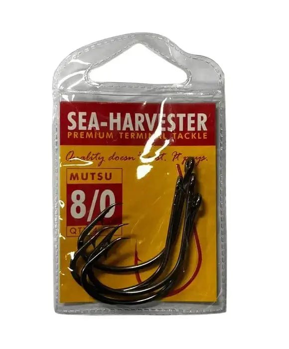 Mutsu Hook 8/0 Pkt 4 in packaging showcasing self-setting hooks for fishing.