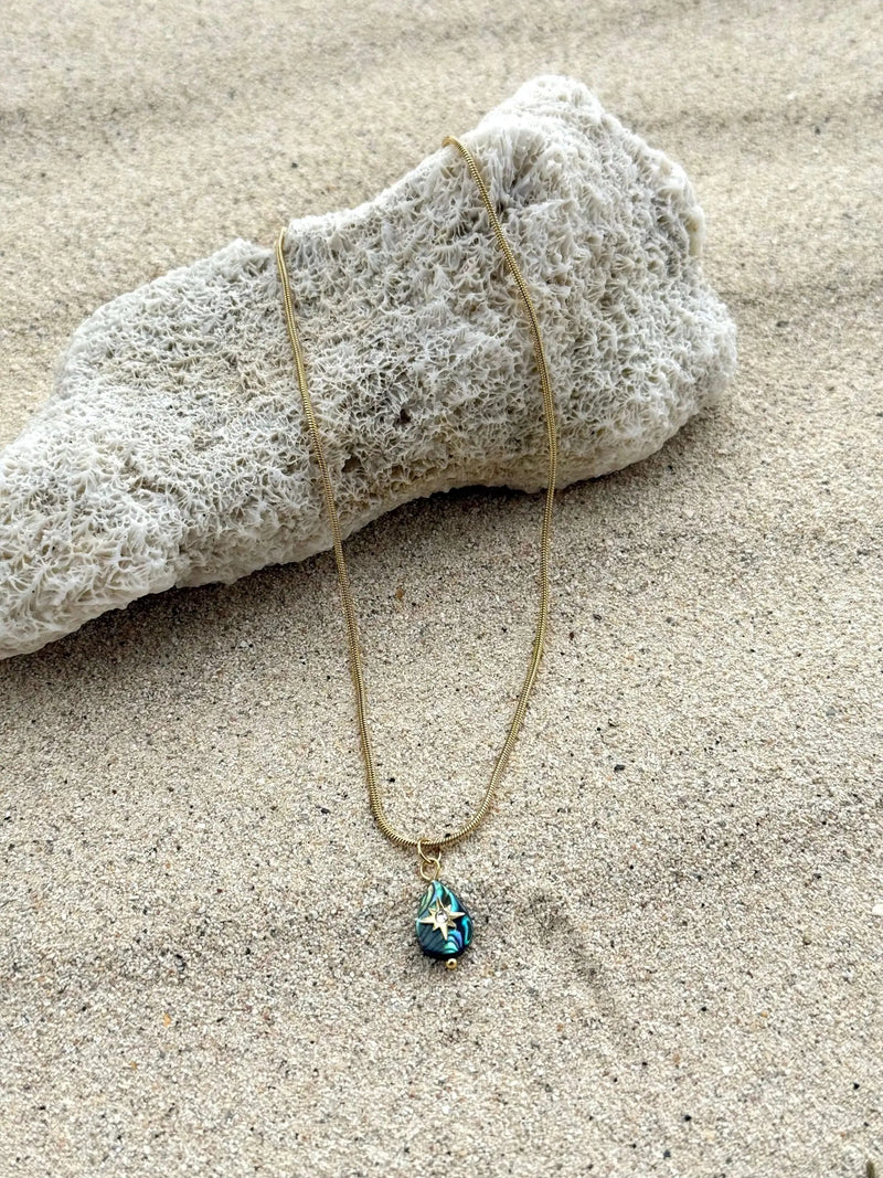 Whetū Ata Gold Necklace by Tahana Jewellery
