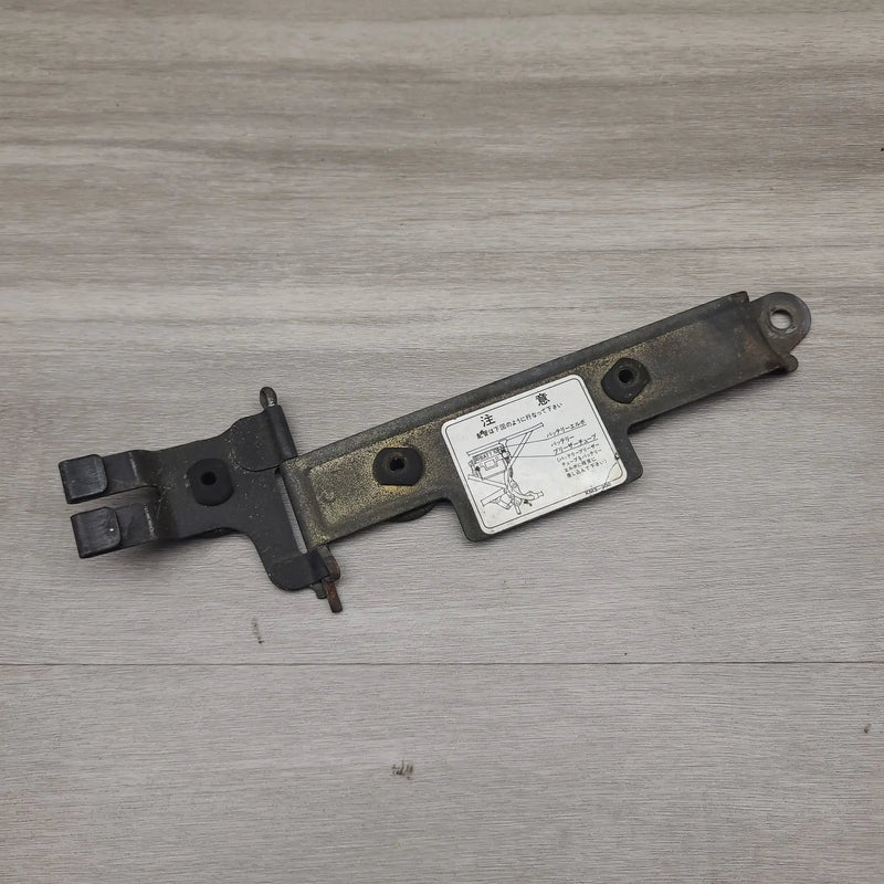 VT250F (MC08) Battery retainer by Motor Morgue