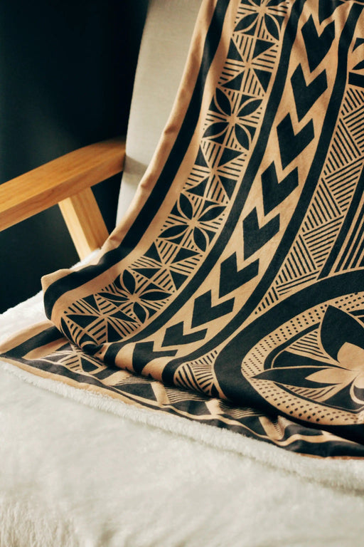PELE PELE Minky Bassy Minky Receiving Blanket With Caramel And Black Polynesian Pattern Bassy Minky Receiving Blanket Caramel And Black Pattern