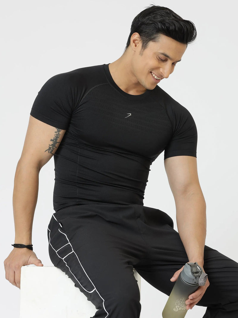 Power Seamless T-shirt Black by Fuaark Nz