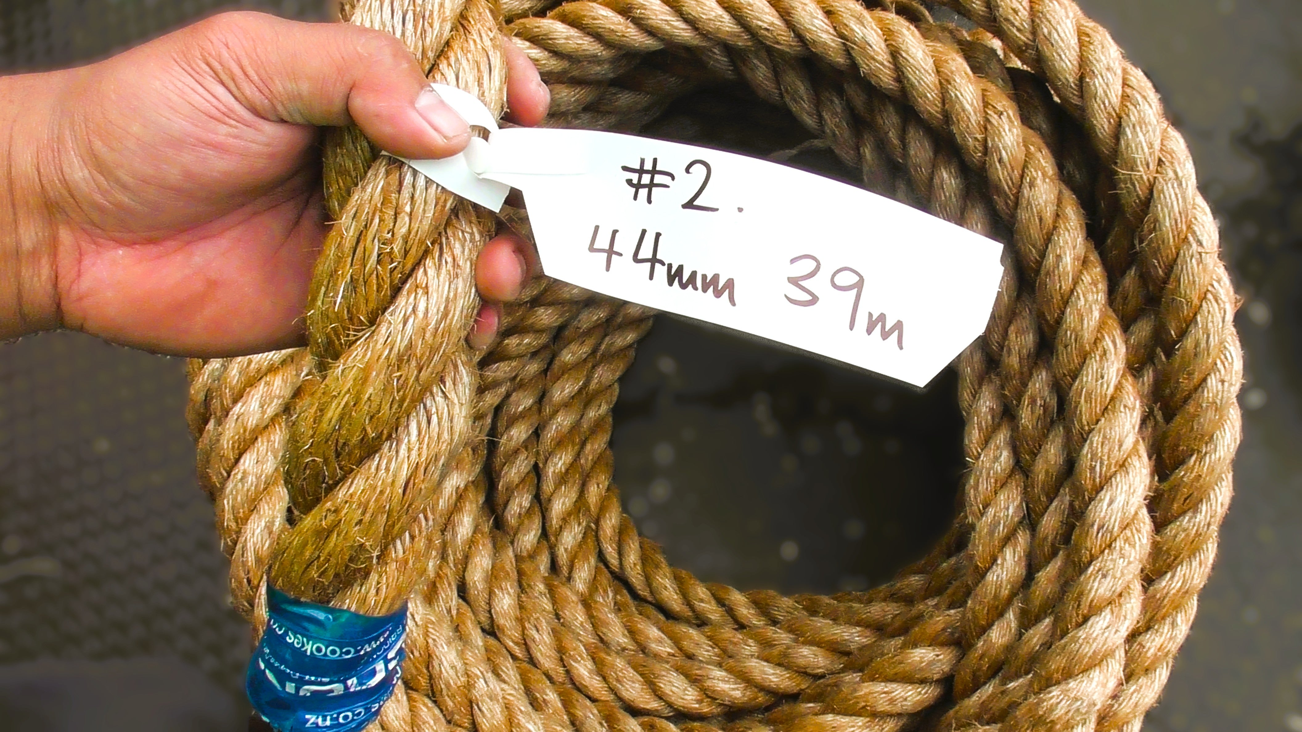 Special Manila Rope Shorts 44mm - 39m displayed, showing the rope's thickness and length.