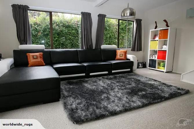 Silk Black/White rug 2x1.4m by Kiwi Grab