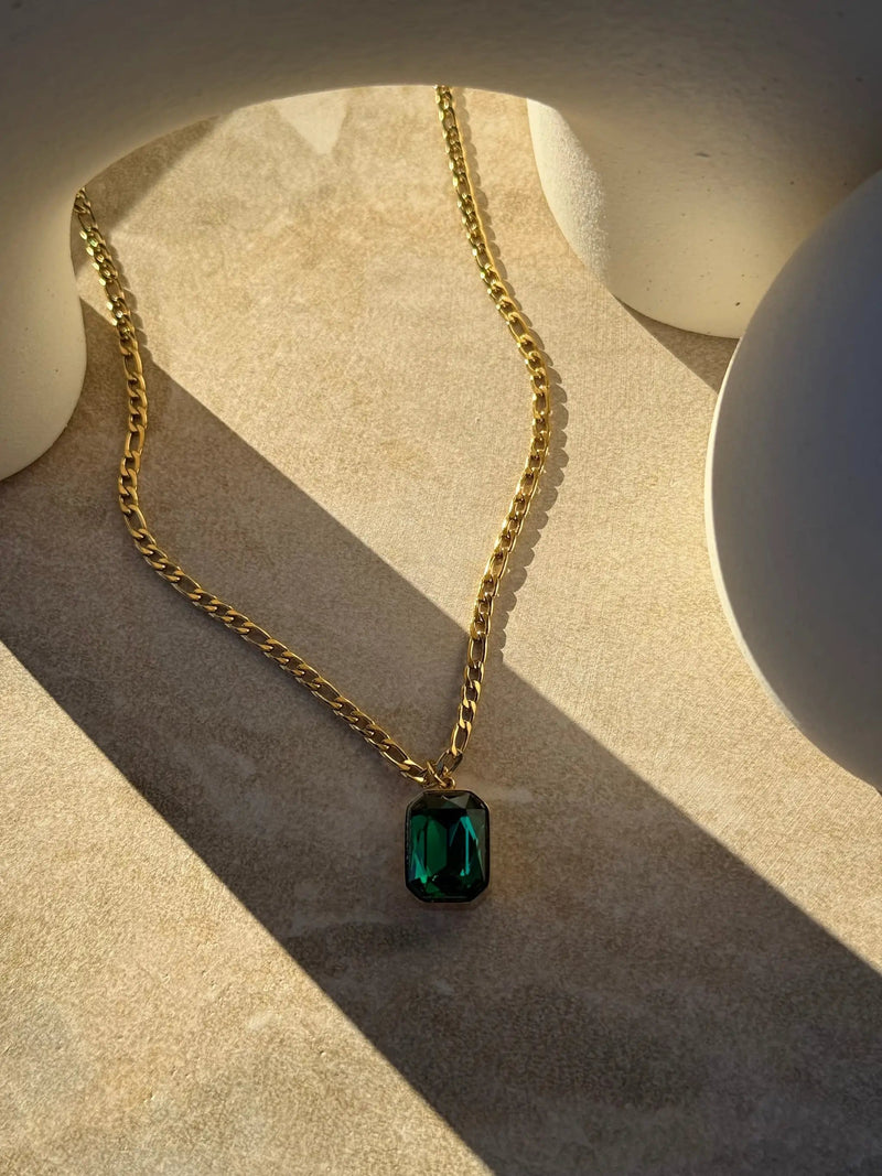 Taimana Kākāriki Gold Necklace by Tahana Jewellery