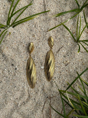 Rau Rere Gold Earrings by Tahana Jewellery