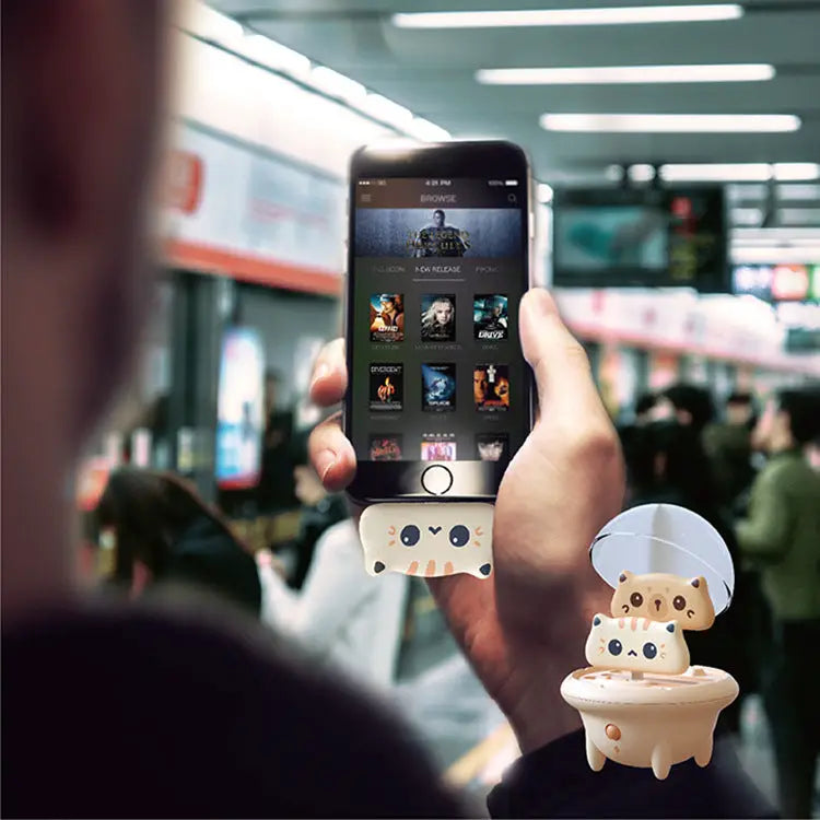 Action Outdoors Limited Portable Cartoon Power Bank with Fast Charging功能 Portable Cartoon Power Bank with Fast Charging功能
