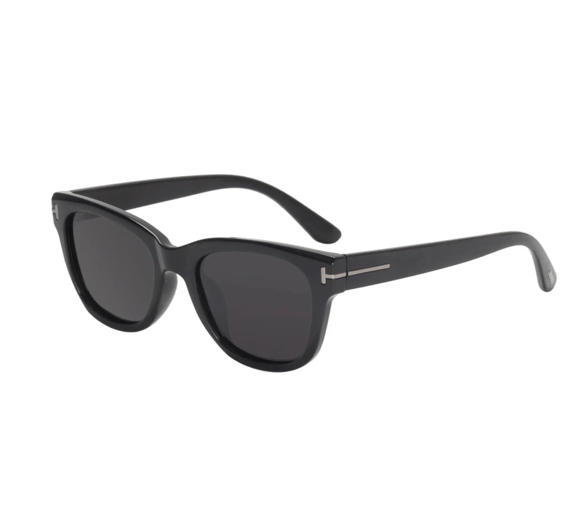 DAPHNE / Black by URBA VISTA