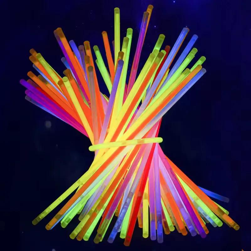 Glow Sticks (Pack of 100) by 9eight5