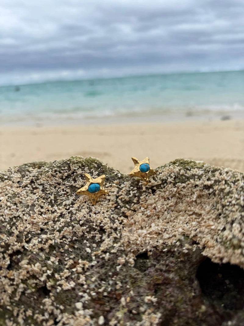 Whetū Kikorangi Gold Earrings by Tahana Jewellery