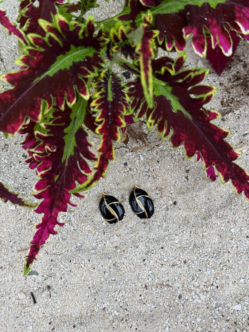 Kōhatu Pango Earrings by Tahana Jewellery