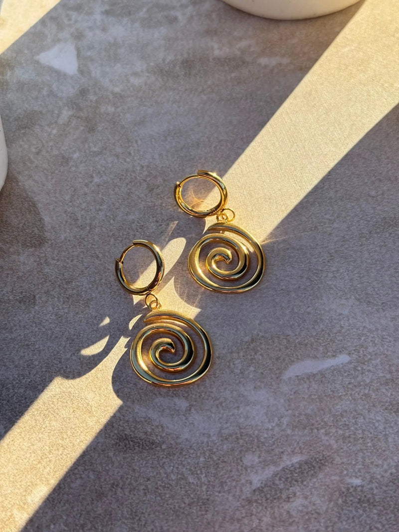 Āwhiorangi Gold Earrings by Tahana Jewellery