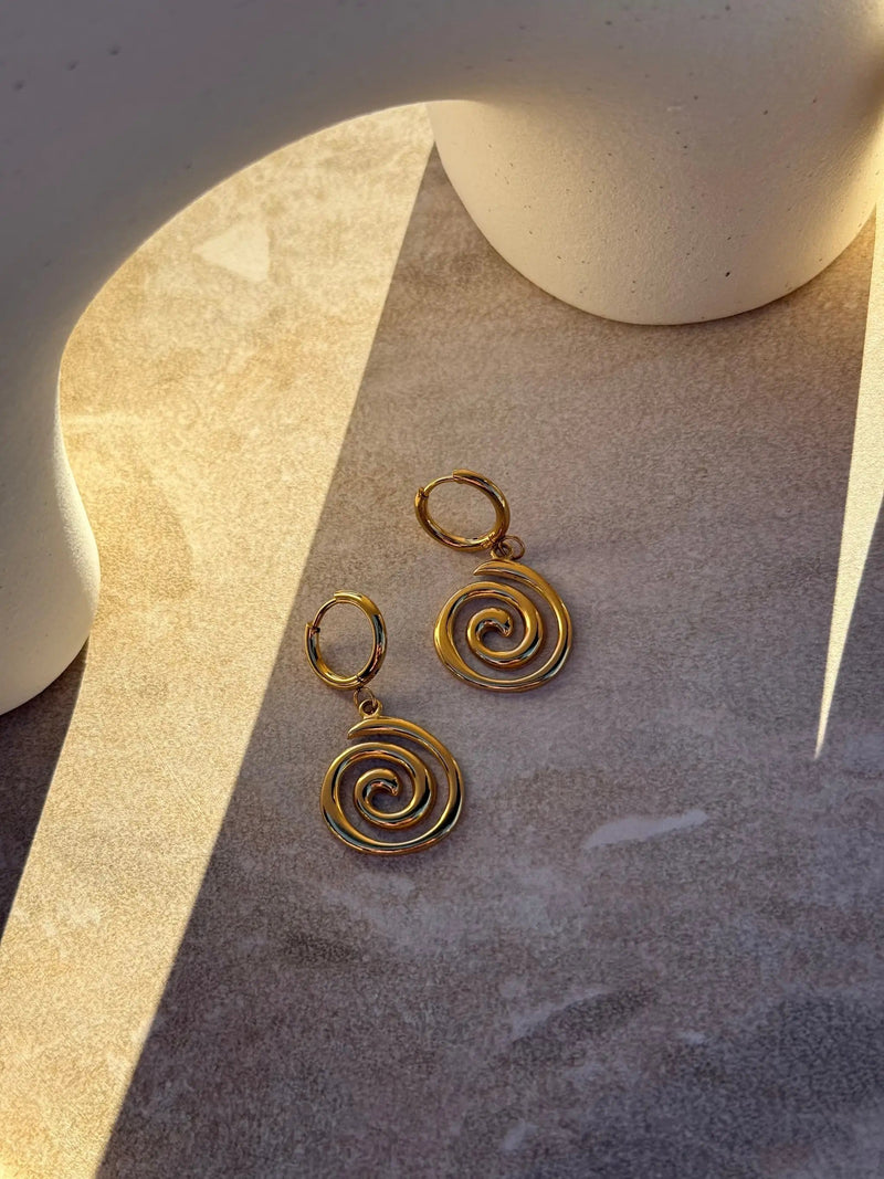 Āwhiorangi Gold Earrings by Tahana Jewellery