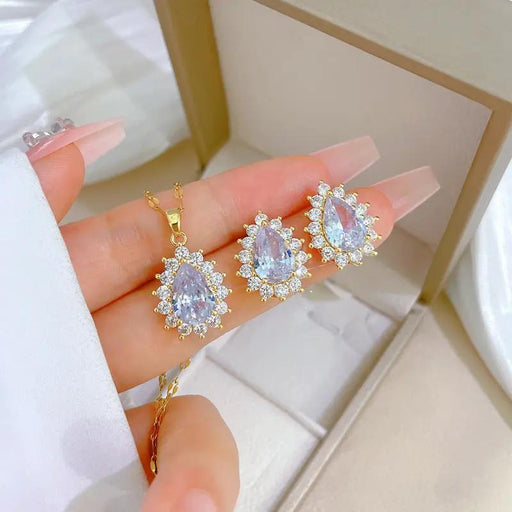 Poppy Gifts Jewellery Aurora Teardrop Gold Necklace & Earrings Set Aurora Teardrop Gold Necklace & Earrings Set
