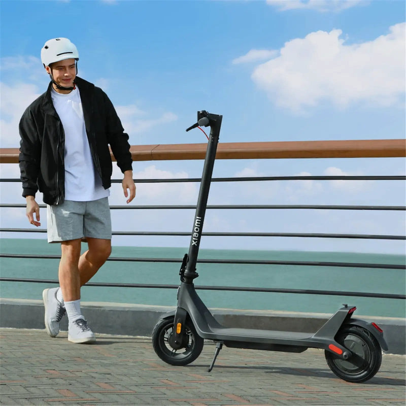 Kiwi eRide Kiwi eRide Xiaomi Electric Scooter 4 Lite (2nd Gen) - Black Xiaomi Electric Scooter 4 Lite (2nd Gen) - Black