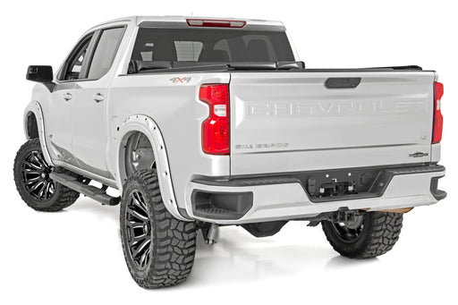 Oval Nerf Step Crew Cab Chevy/GMC 1500/2500HD/3500HD (19-26) by Magwarehouse.com