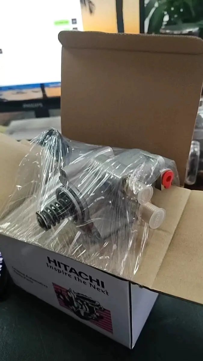 LEFT/RIGHT Direct Injection High Pressure Fuel Pump 079127025AF 079127025C For Audi A8 Q7 Volkswagen Touareg C6 by JBH AUTO PARTS