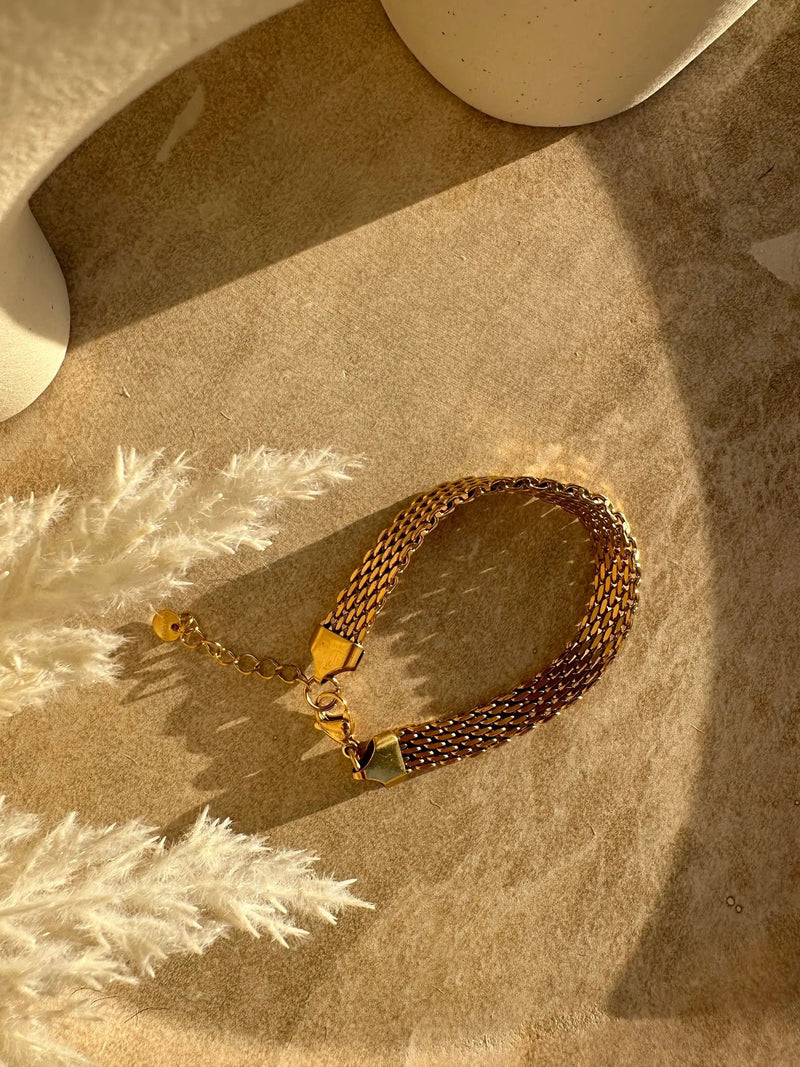 Ataahua Gold Braided Mesh Bracelet by Tahana Jewellery