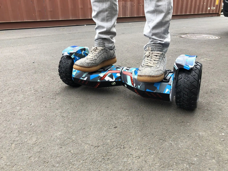 Kiwi eRide Kiwi eRide CHIC OFFROAD hoverboard CAMOUFLAGE BLUE with bluetooth speaker CHIC OFFROAD hoverboard CAMOUFLAGE BLUE with bluetooth speaker