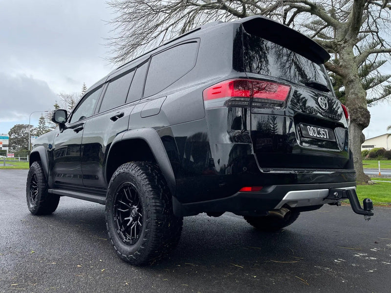 Magwarehouse.com Fender Flare 2021+ Toyota Landcruiser 300 Series Smooth Fender Flare 2021+ Toyota Landcruiser 300 Series Smooth Fender Flare