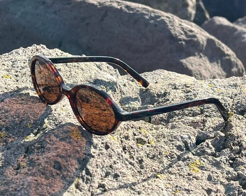ARIA/Tortoise Brown by URBA VISTA