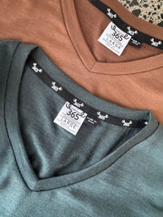 Men’s V-Neck T-shirt – Merino Blend 180gsm, Cinnamon by Merino 365 NZ
