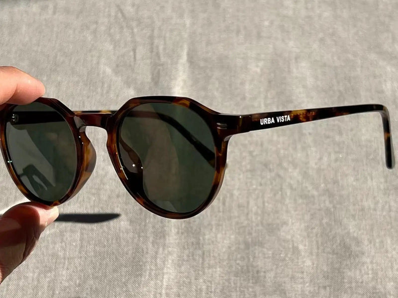 ARCHIE/Classic Tortoise by URBA VISTA