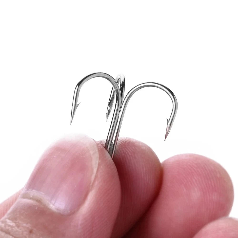 China China 10Pcs  Fishing Hooks Fishing Tackle Carbon Steel Barbed Sharp Triple Fishhook Sea Accessories With Feather