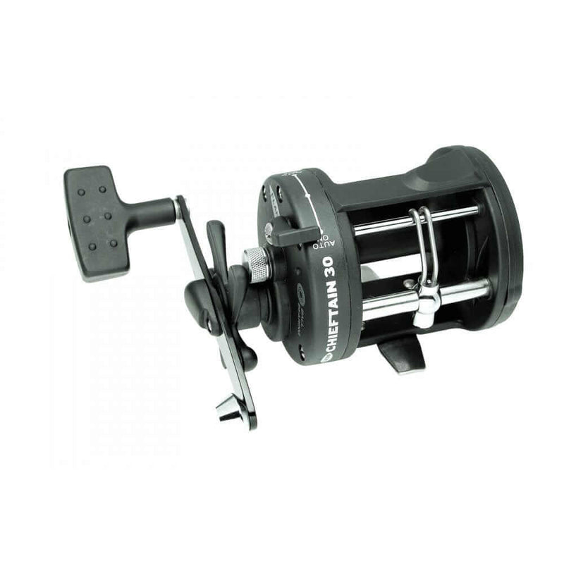 Reel Overhead Chieftain 30 + Line fishing reel with sturdy design and multiple features for anglers.