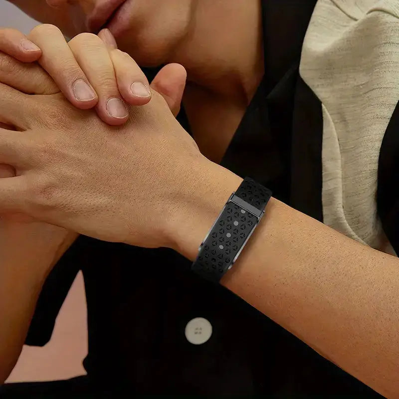 LIGE No-Screen Fitness Smartwatch – Ultra-Thin & Lightweight (available in 4 colours) by Habicare