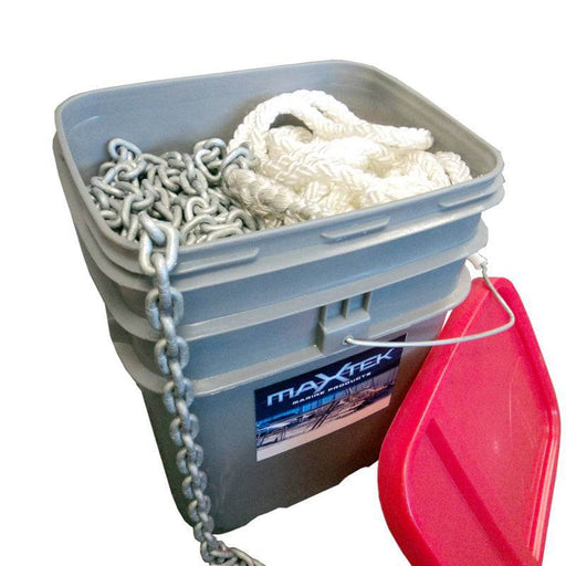 RC6 - 6mm x 15metre Chain and 70metre Rope stored in a grey bucket, featuring durable chain and soft rope.