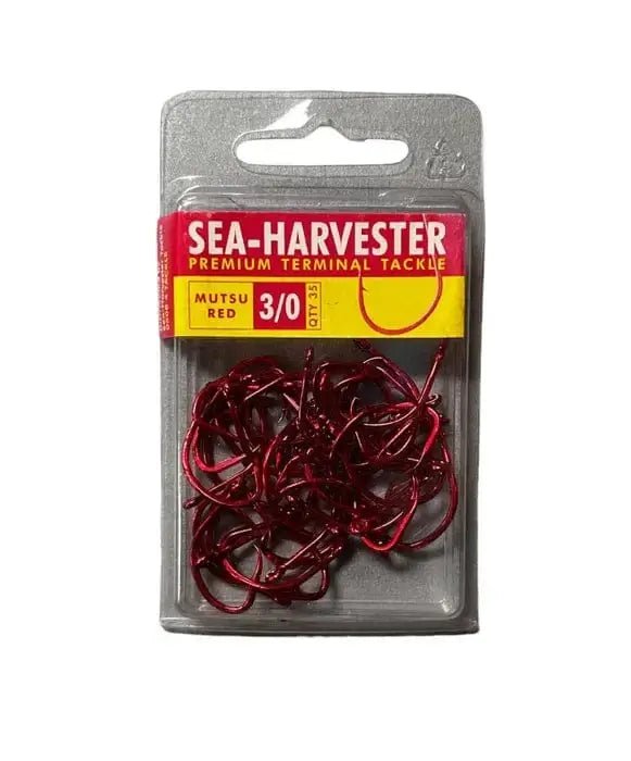 Mutsu Red Hook 3/0 Bulk 35 in packaging showing premium terminal tackle and self-setting hooks for fishing.