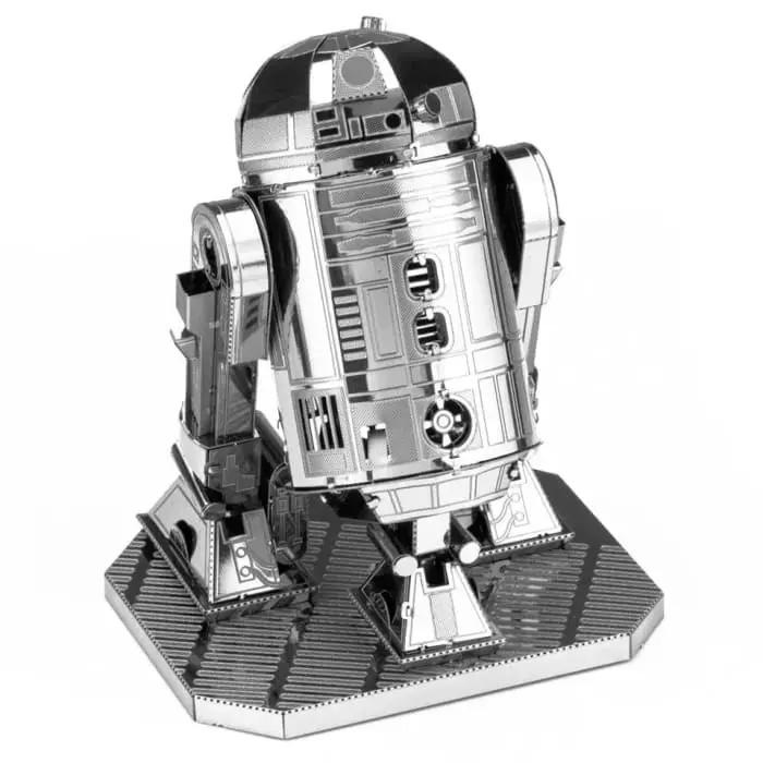 R2D2 by 9eight5