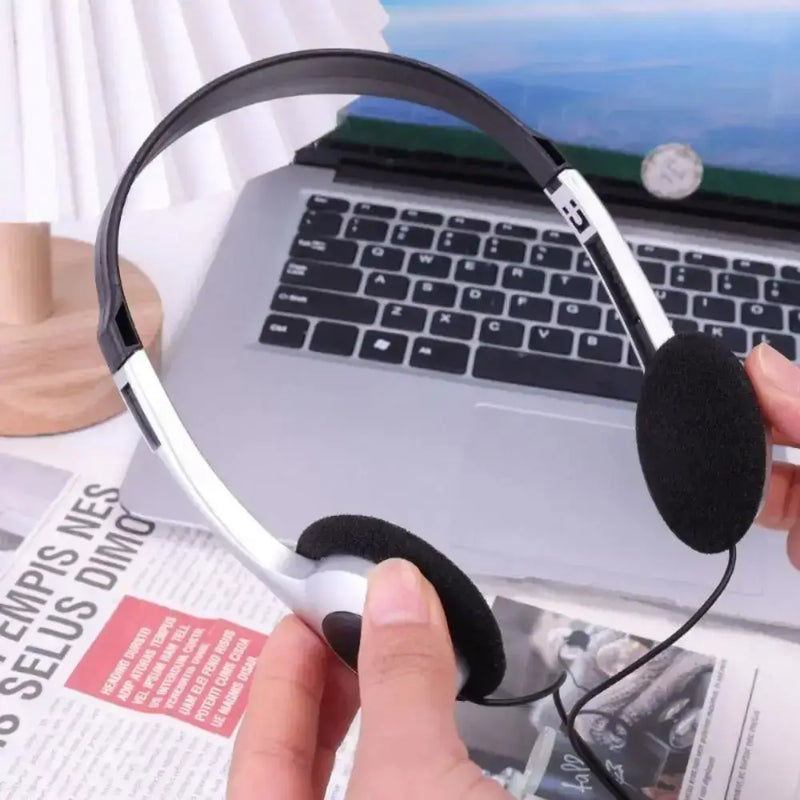 Habicare Retro Wired Walkman-Style Over-Ear Headphones Retro Wired Walkman-Style Over-Ear Headphones