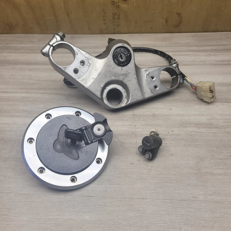 ZZR250 Ignition and lock set by Motor Morgue
