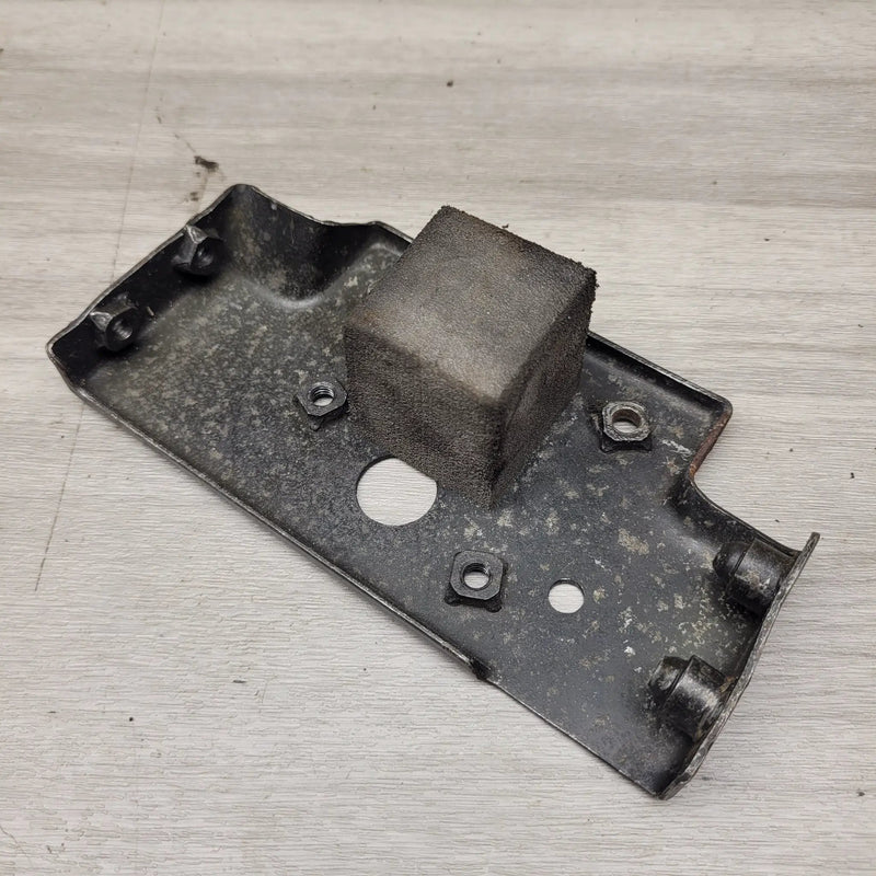 GSF250 Bandit (GJ74A) Seat release mounting plate by Motor Morgue
