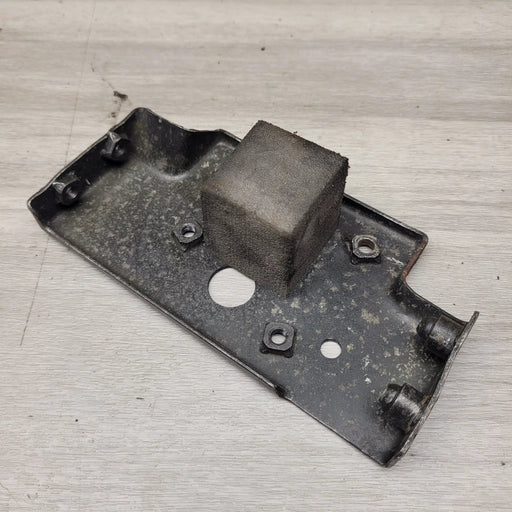 GSF250 Bandit (GJ74A) Seat release mounting plate by Motor Morgue
