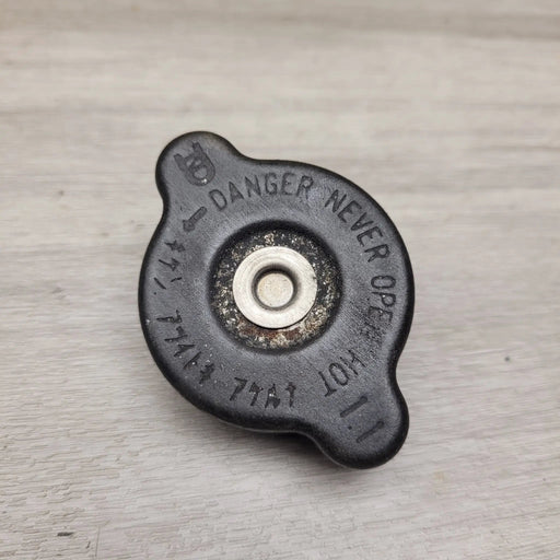GSF250 Bandit (GJ74A) Radiator cap by Motor Morgue