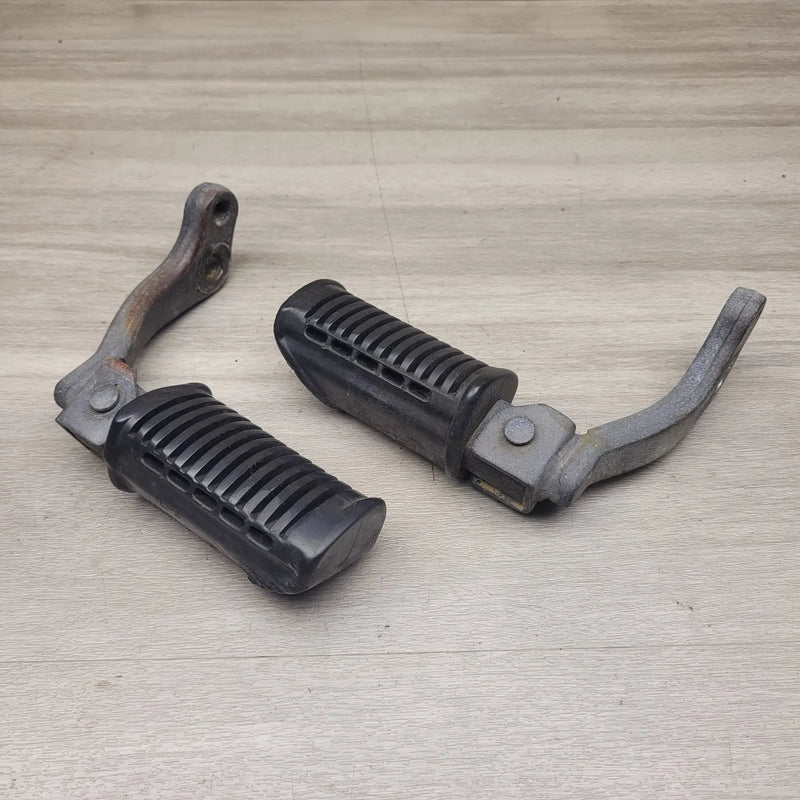 GN125H Riders Foot Pegs and Mounts by Motor Morgue