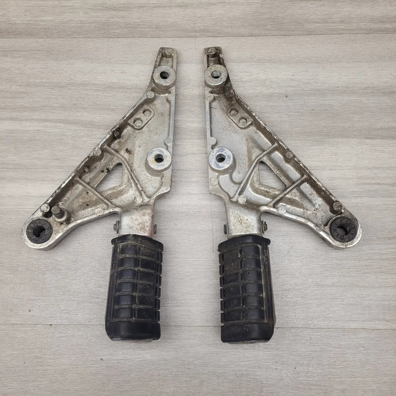 VF500C Magna Pssenger pegs and mounts by Motor Morgue