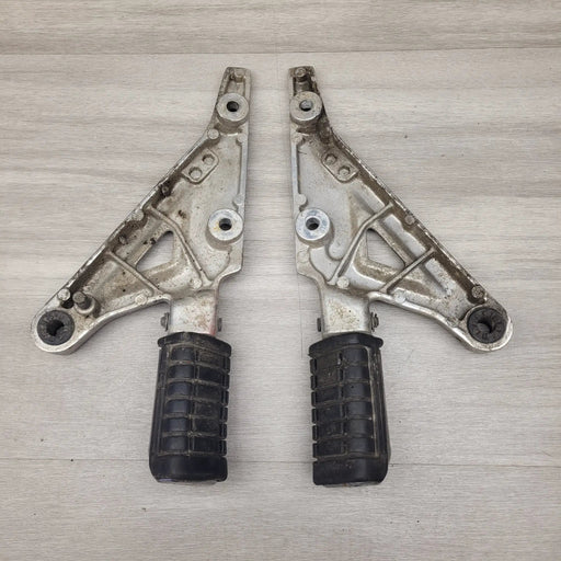 VF500C Magna Pssenger pegs and mounts by Motor Morgue