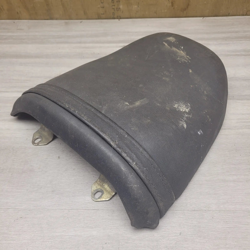 GSF250 Bandit (GJ74A) Rear seat by Motor Morgue