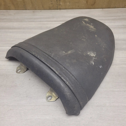 GSF250 Bandit (GJ74A) Rear seat by Motor Morgue