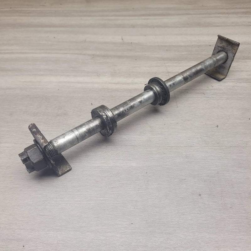 ZZR250 Rear axle by Motor Morgue